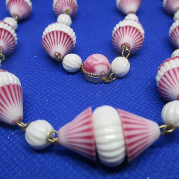 Made In Hong Kong beaded necklace single strand ribbed 3 Section Bead Lavender - Picture 2 of 10